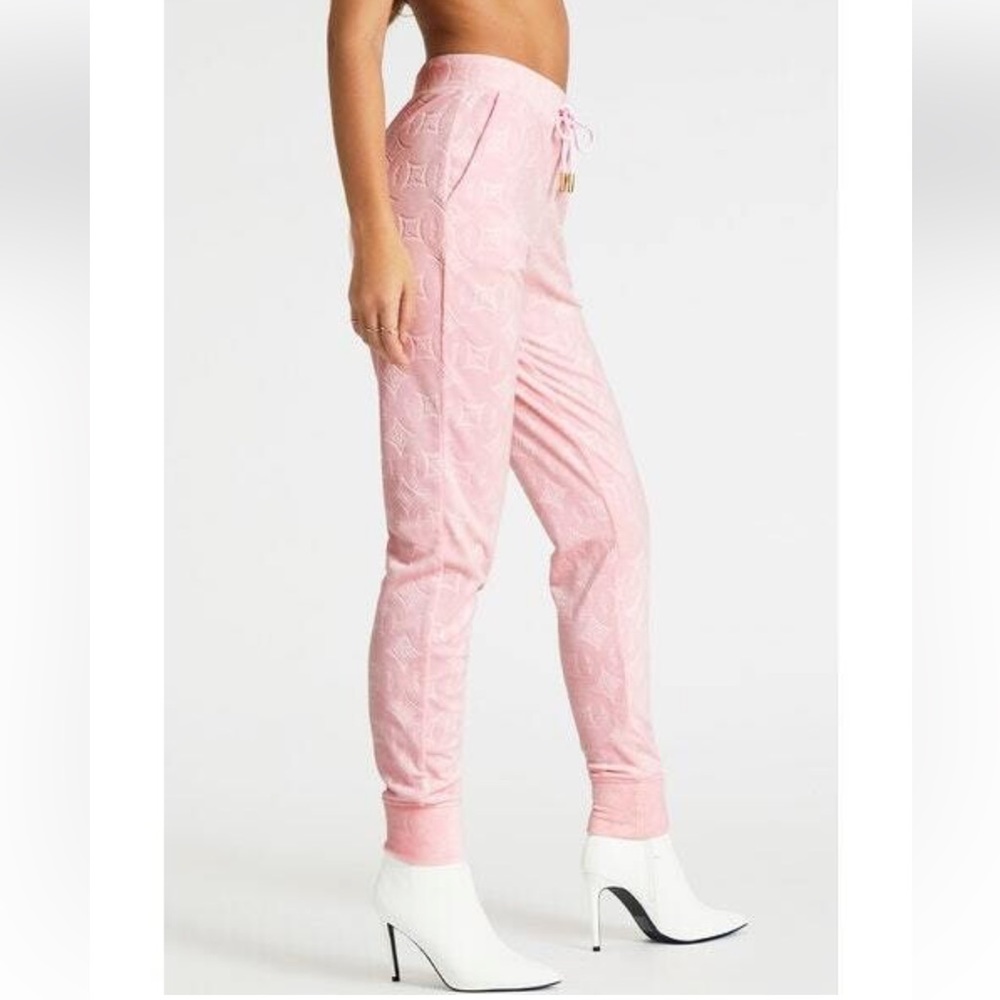 NWOT Juicy Couture Whisper Pink Embossed Velour Pants